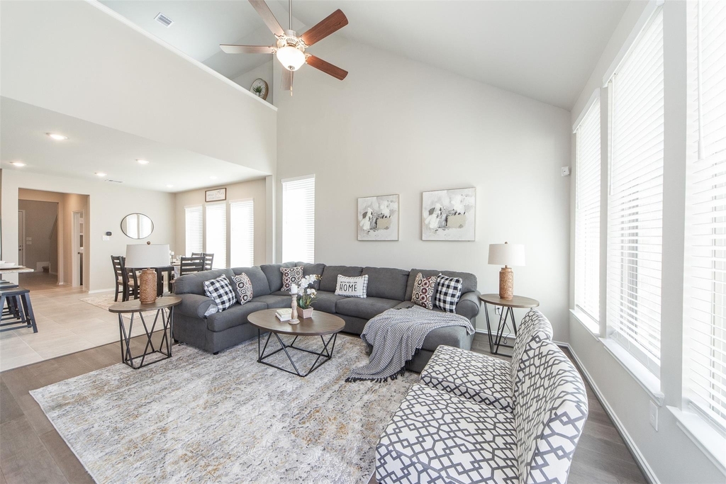 1915 Meadow Trail Drive - Photo 7