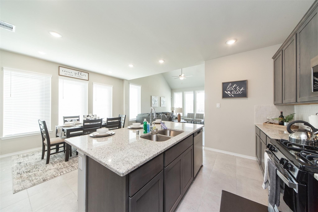 1915 Meadow Trail Drive - Photo 12