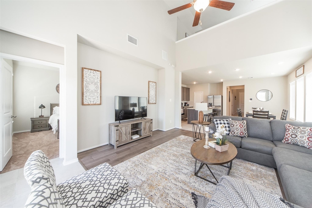 1915 Meadow Trail Drive - Photo 8