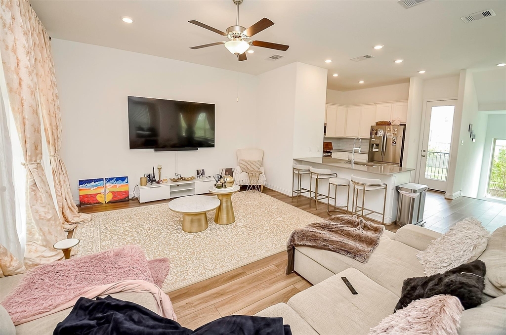 11021 Mikula Drive - Photo 6