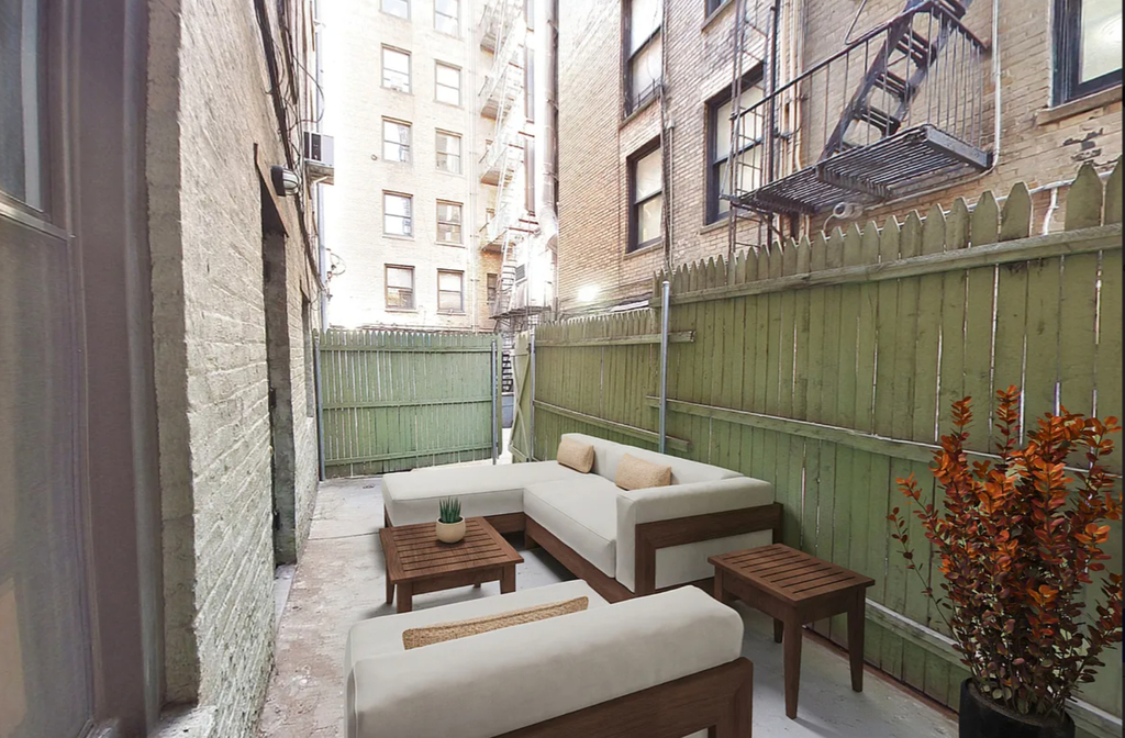 West 11th Street - Photo 8