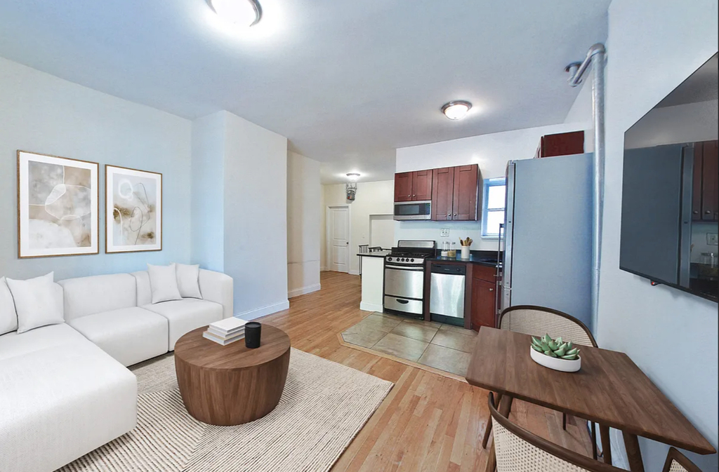 West 11th Street - Photo 0
