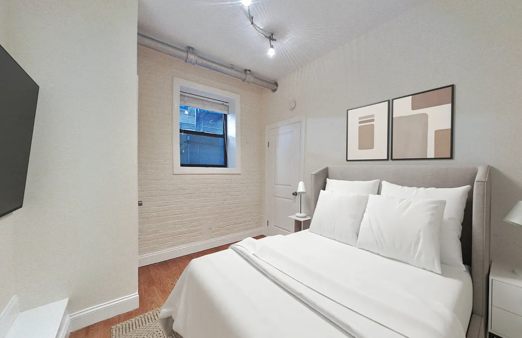 West 11th Street - Photo 6
