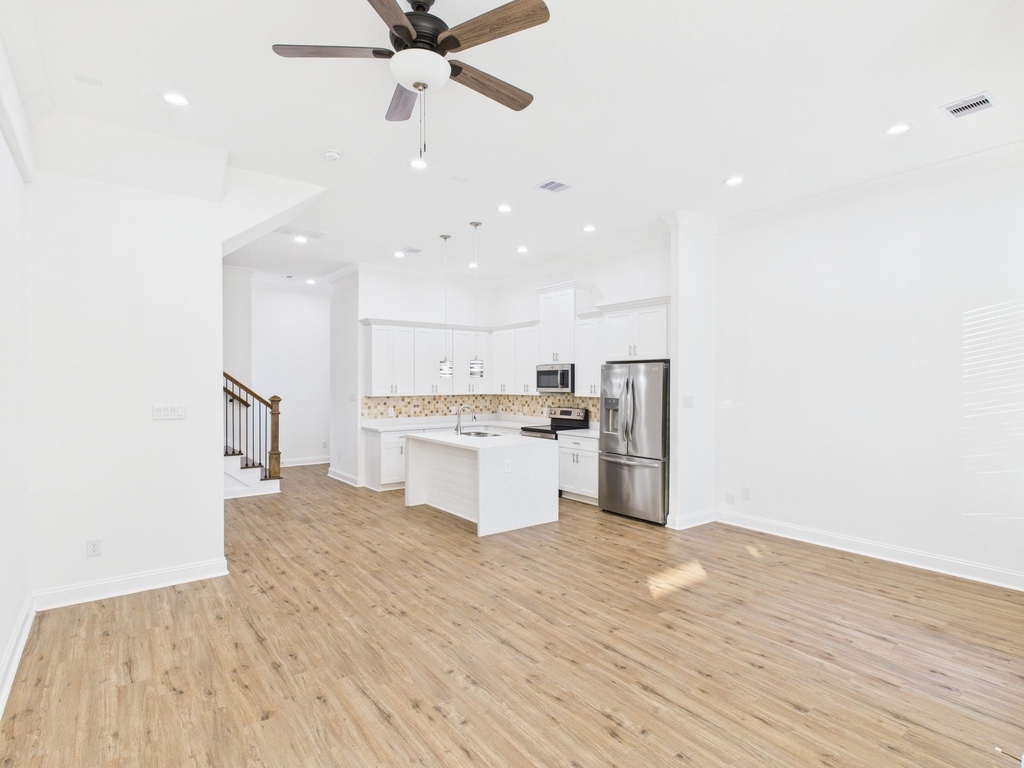 4619 Stassen Street - Photo 0
