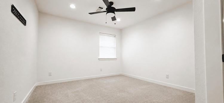 2102 Margaret Ave - Photo 2
