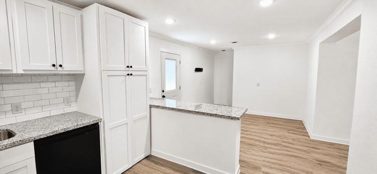 2102 Margaret Ave - Photo 1