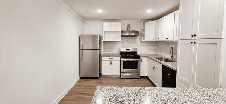 2102 Margaret Ave - Photo 0