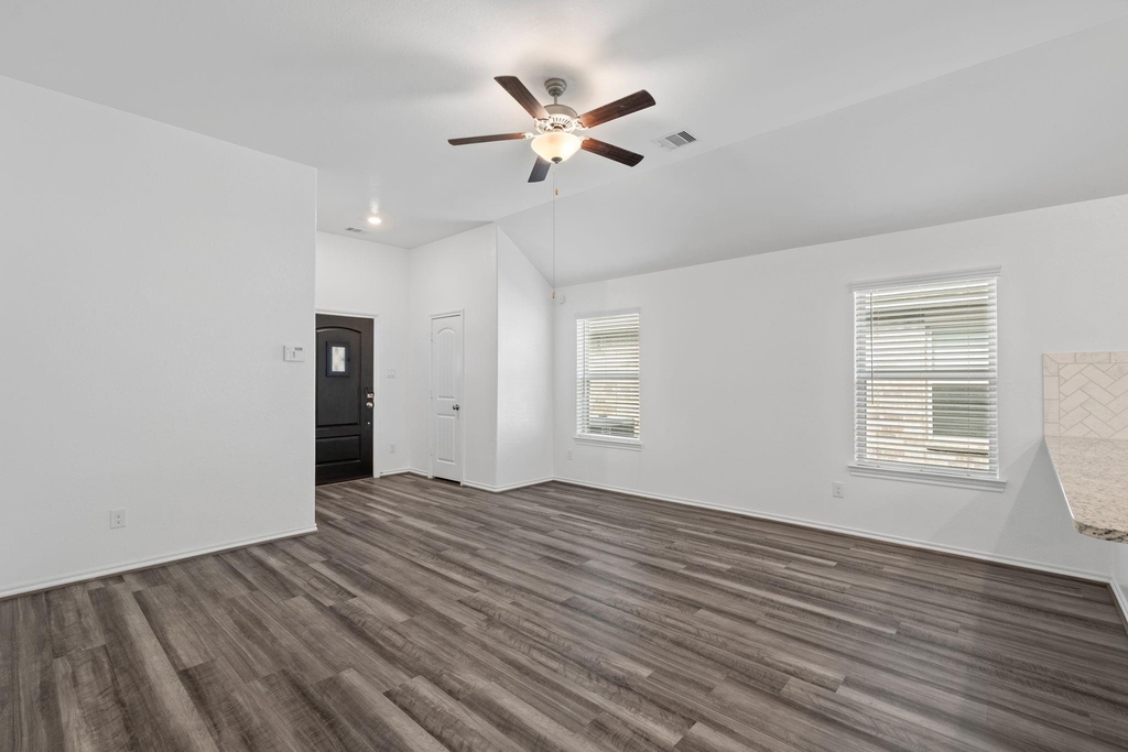 25702 Bottlebrush Sedge Street - Photo 7