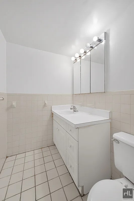 York Avenue - Photo 4