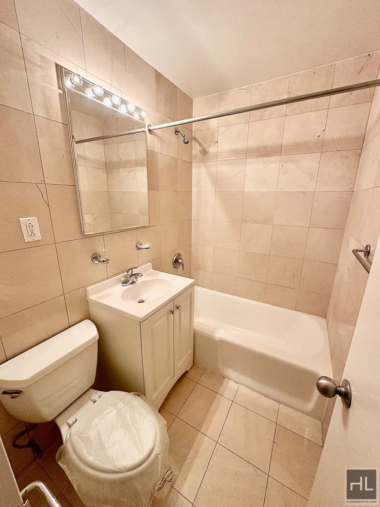 East 49 Street - Photo 11