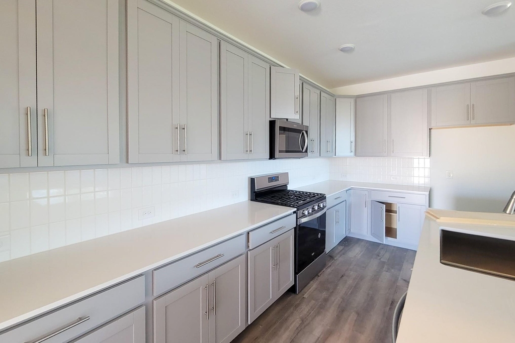 25737 Damask Drive - Photo 4