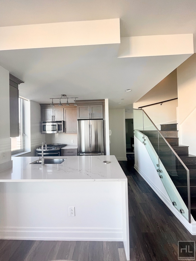 Leonard Street - Photo 3