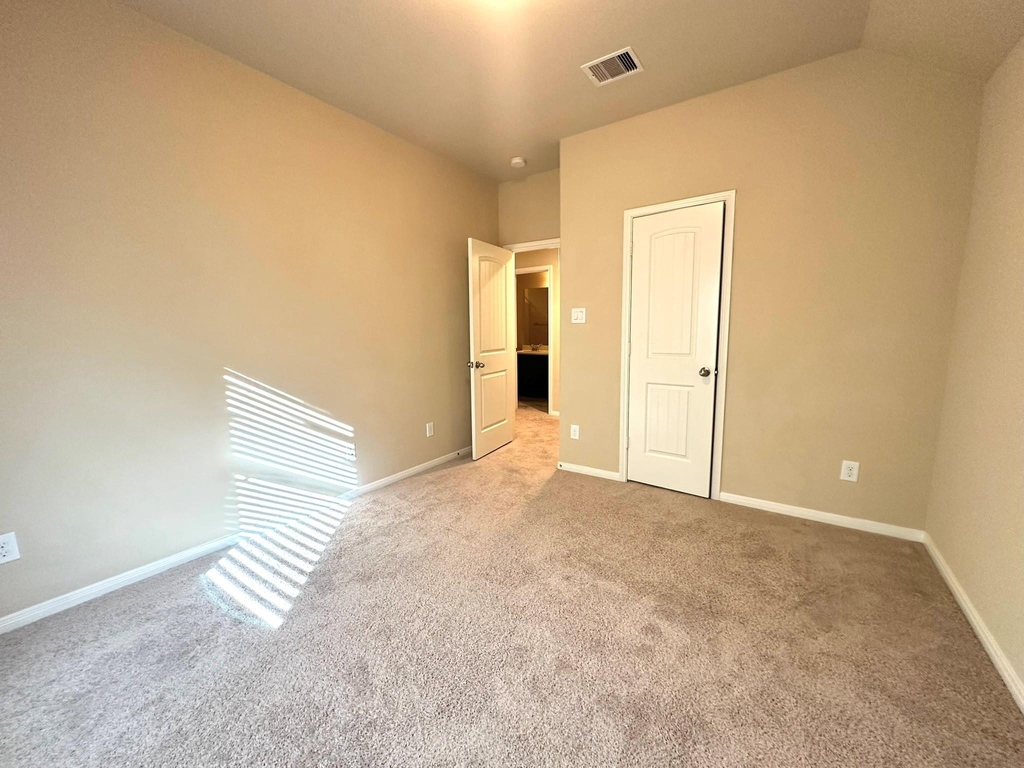 22407 Ebbets Field Drive - Photo 31