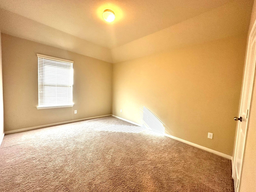 22407 Ebbets Field Drive - Photo 27