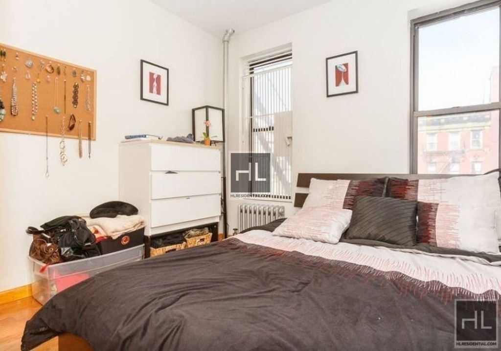 East 14 Street - Photo 1