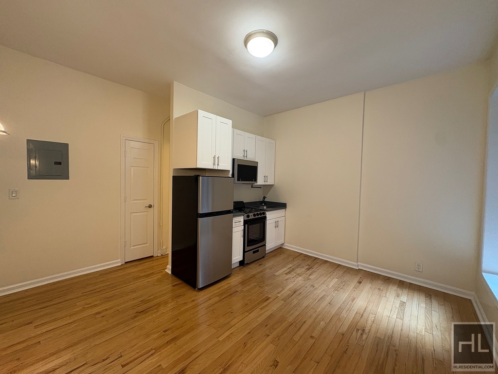 West 72 Street - Photo 2