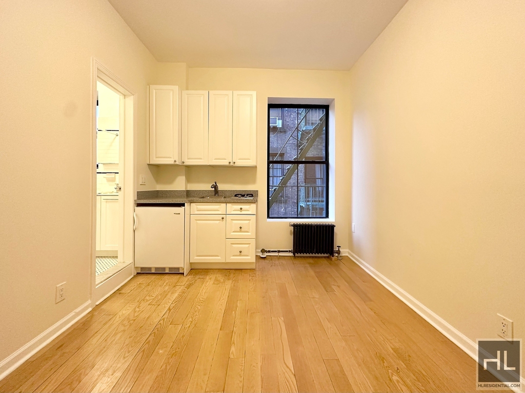 West 72 Street - Photo 1