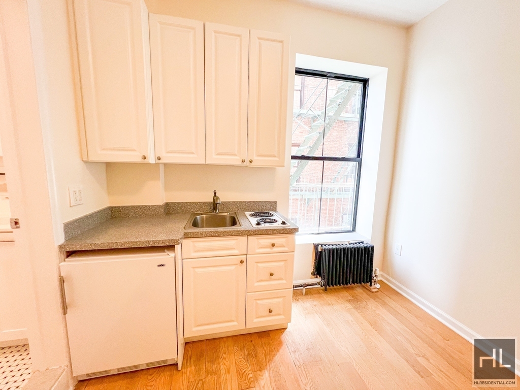 West 72 Street - Photo 3