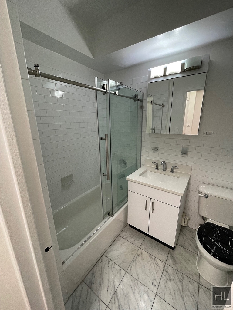 East 57 Street - Photo 4