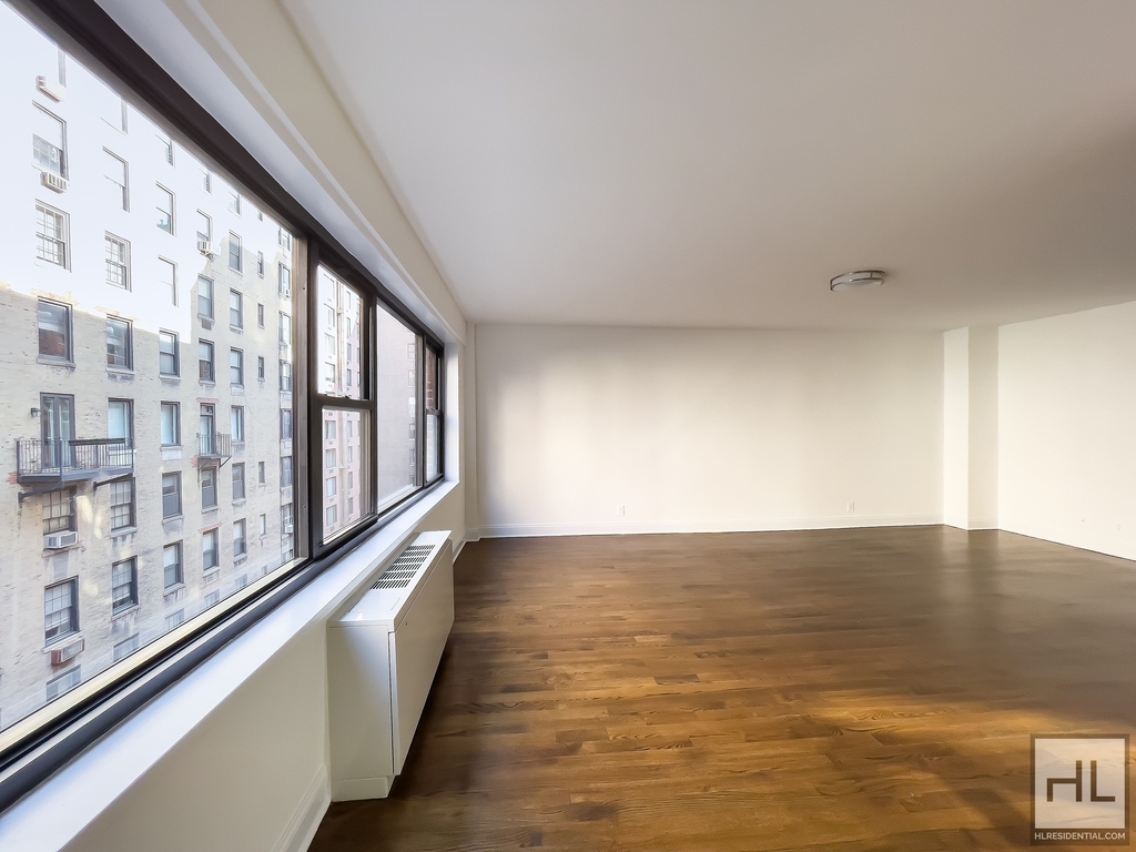 East 56 Street - Photo 3