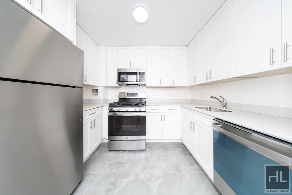 East 36 Street - Photo 2