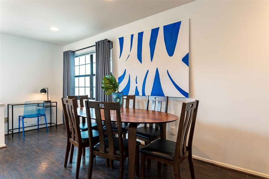 3314 Greenbriar Drive - Photo 3