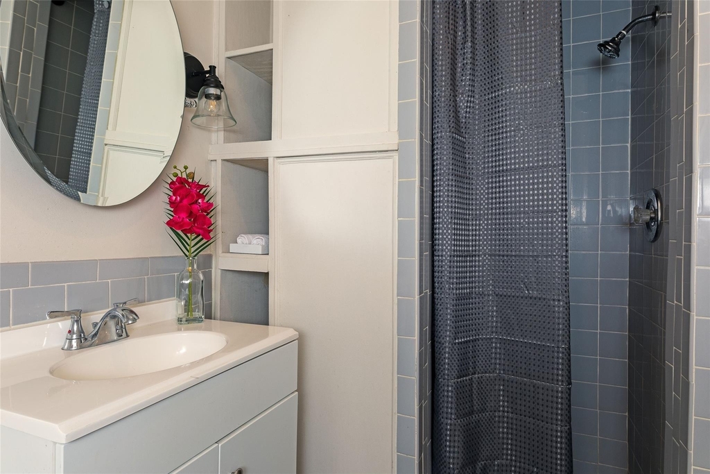 3314 Greenbriar Drive - Photo 8