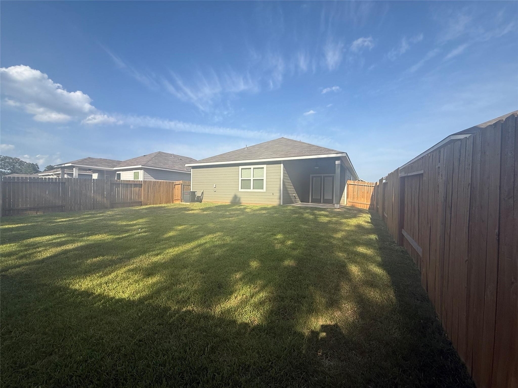 15463 Maple Terrace Drive - Photo 1