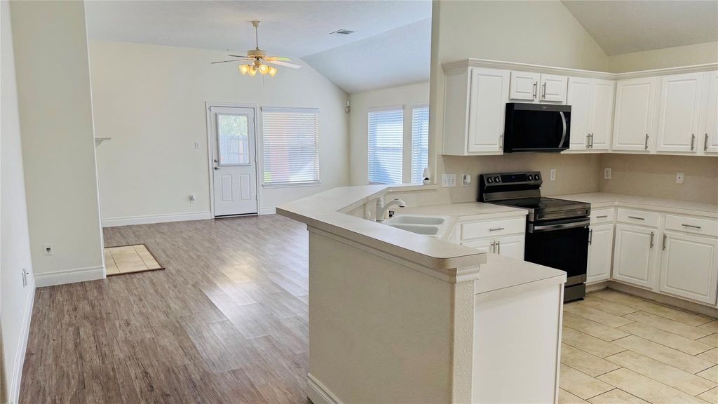 20210 Glen Burn Court - Photo 3