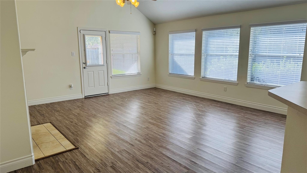 20210 Glen Burn Court - Photo 7