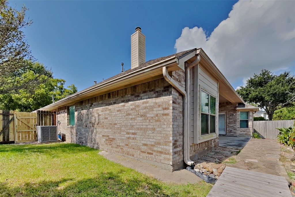 8227 Sports Haven Drive - Photo 19