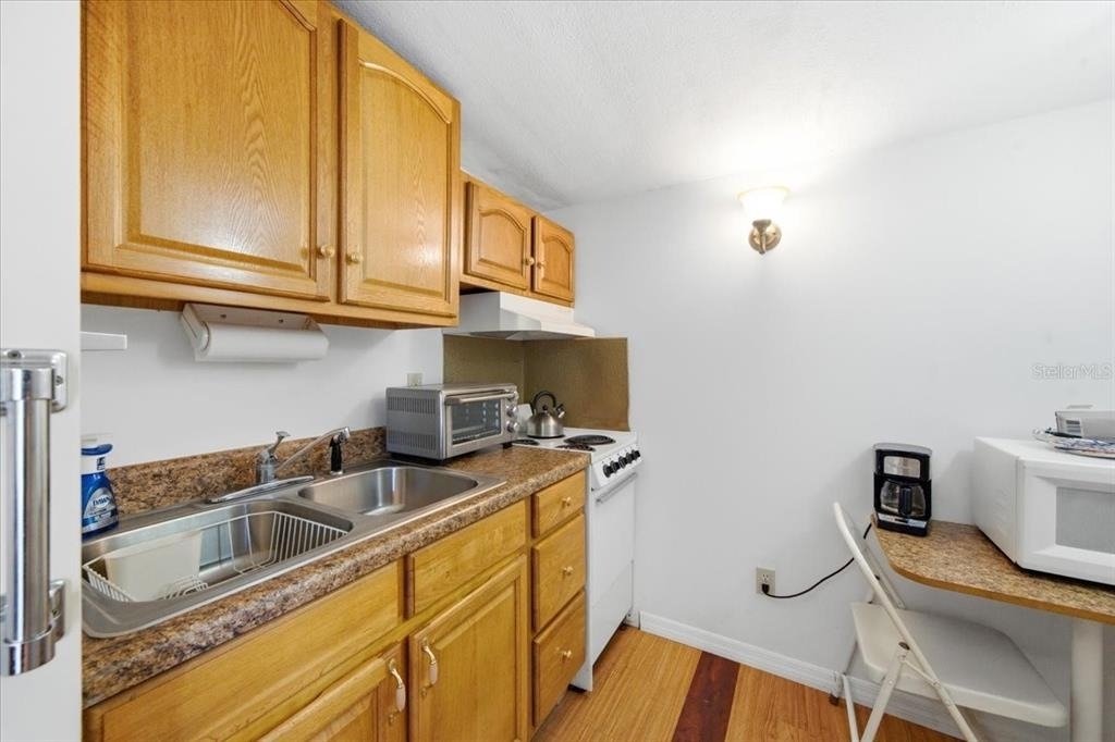 7505 Fairlane Avenue - Photo 39
