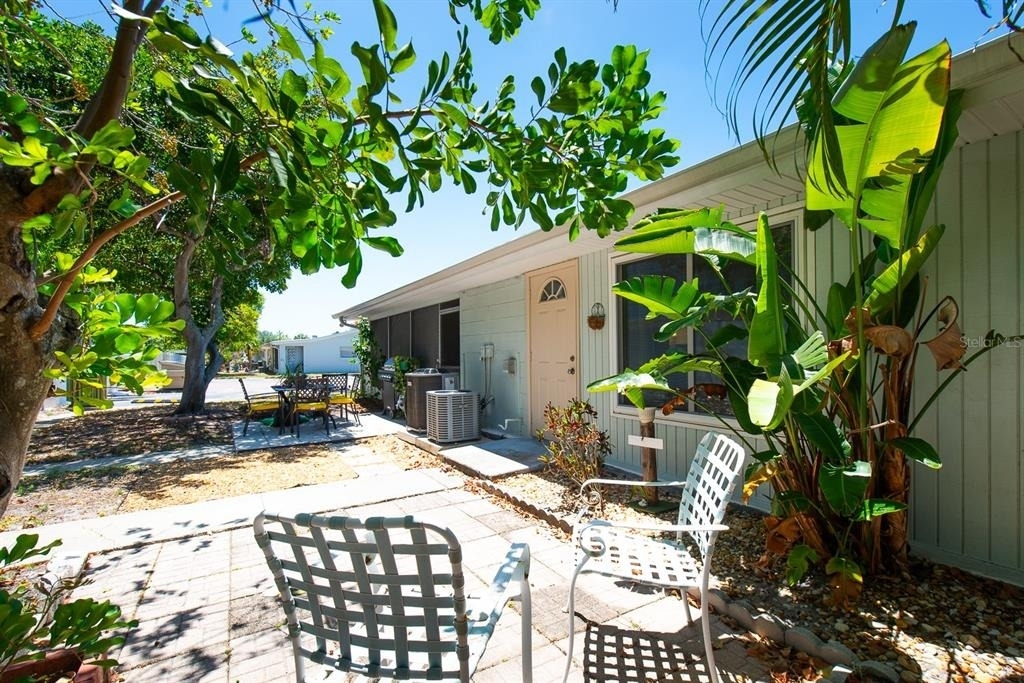 3775 59th Street N - Photo 5