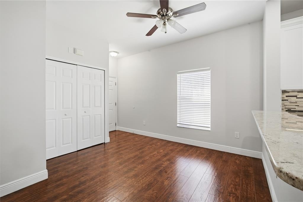 7605 N Dixon Avenue - Photo 12