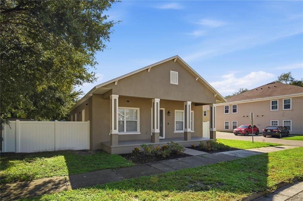 7605 N Dixon Avenue - Photo 3