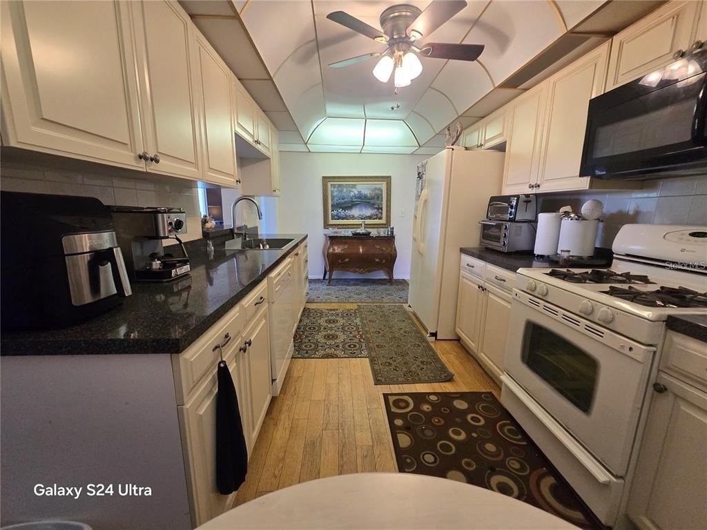8186 Terrace Garden Drive N - Photo 19