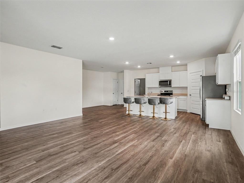 3377 Wakefield Drive - Photo 2