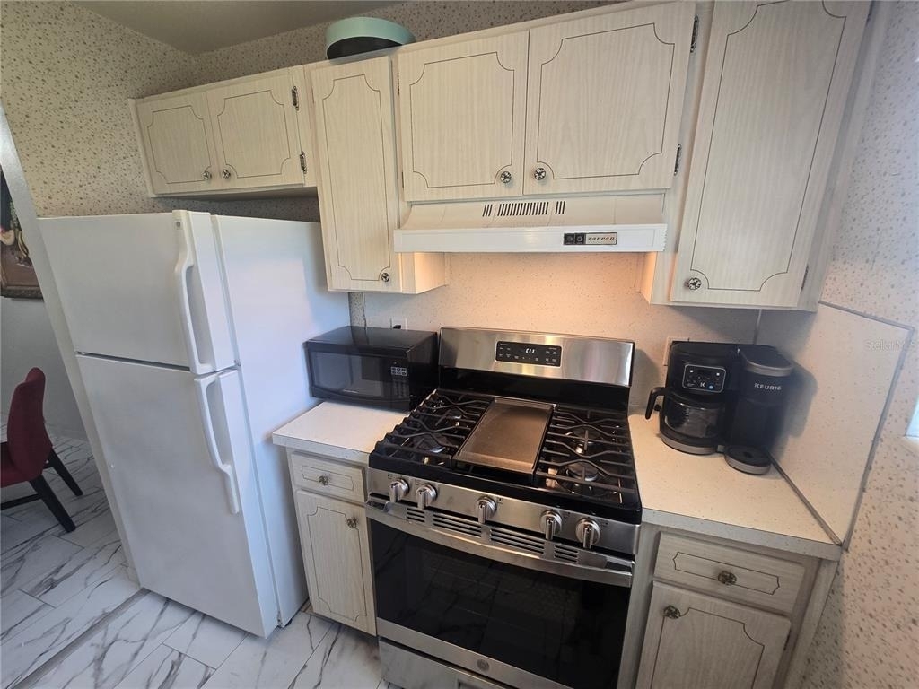 5750 80th Street N - Photo 32