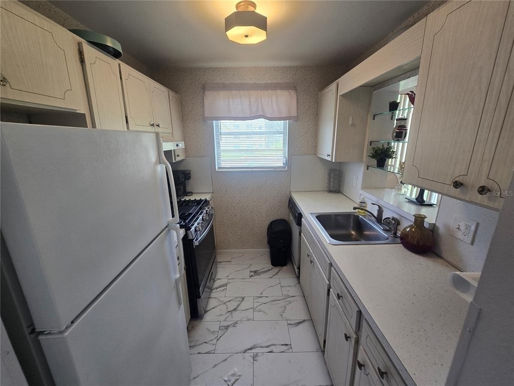 5750 80th Street N - Photo 28