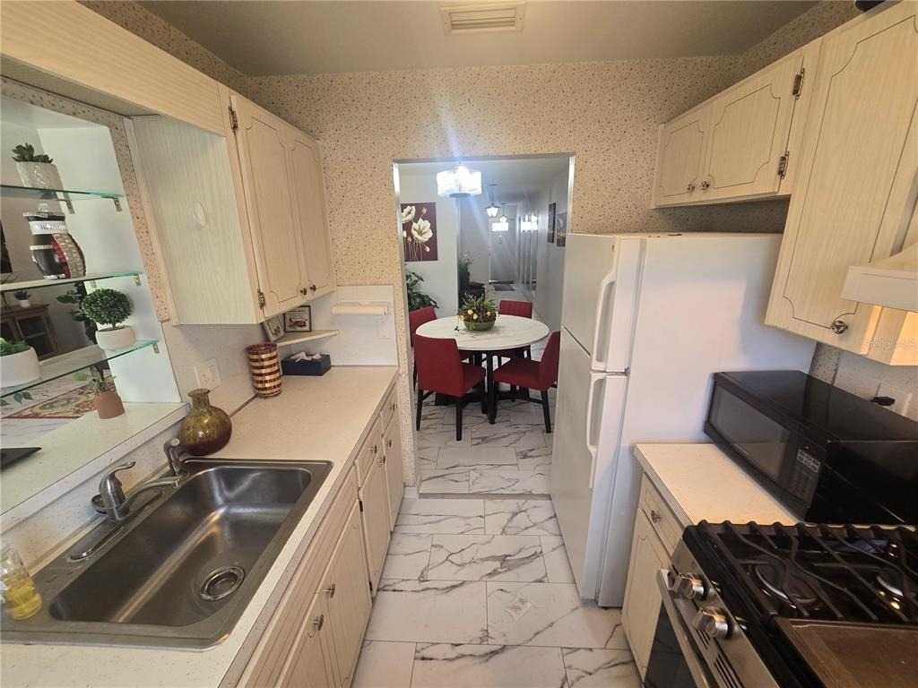5750 80th Street N - Photo 33