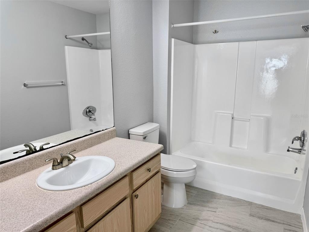 5475 Vineland Road - Photo 16