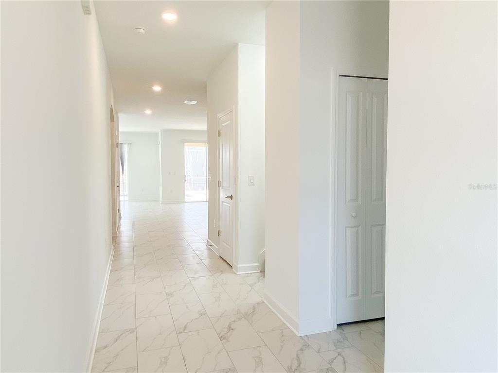 977 Leader Street - Photo 2