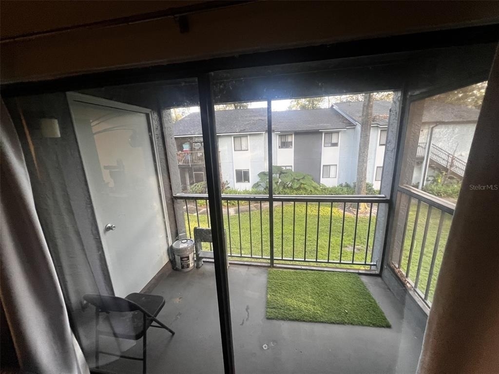 202 Riverbend Drive - Photo 2