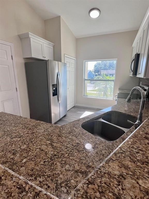 925 Lora Street - Photo 4