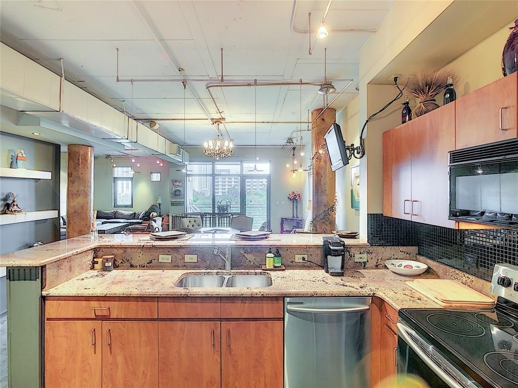 10 N Summerlin Avenue - Photo 22
