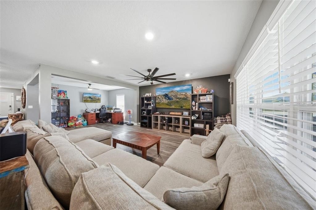 232 Lake Lucerne Way - Photo 14