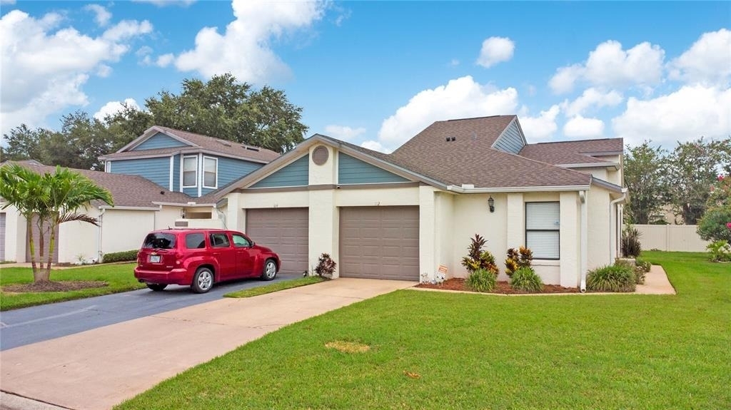 112 Lakepointe Circle - Photo 1