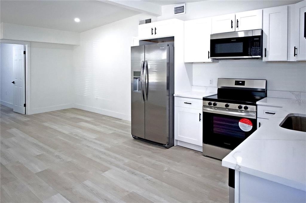 9001 82nd Street - Photo 5