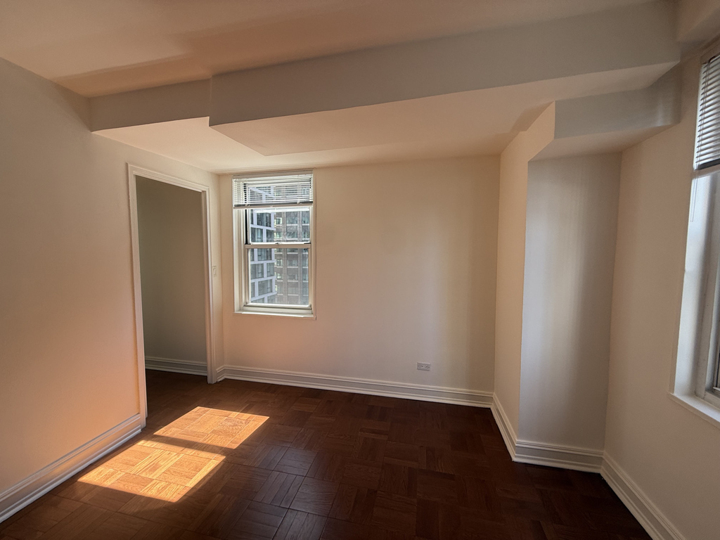888 8th Avenue - Photo 4