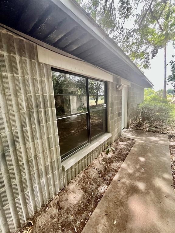 2321 Sw 31st Place - Photo 0